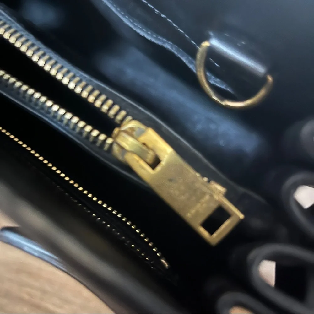 Saint Laurent Sac De Jour Small Black with Gold Hardware - Picture 13 of 16